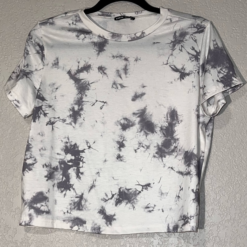 SHEIN Medium White and Gray Marbled Short Sleeve Crop Top